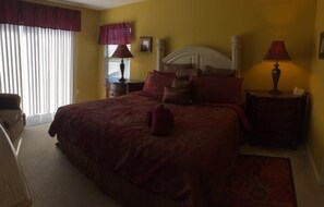 4 bedrooms, desk, free WiFi