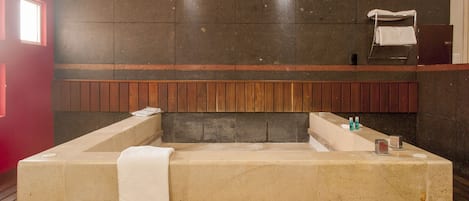 Phòng Premium | Bồn tắm spa riêng