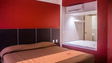 Habitación doble Deluxe, 1 cama King size | Ropa de cama de alta calidad, edredón y escritorio