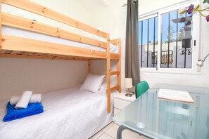 3 bedrooms, iron/ironing board, free WiFi, bed sheets
