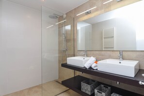 Shower, towels - Modern and  luxury villa in Moraira, Costa Blanca, Spain  with heated pool for 6 persons (Moraira)