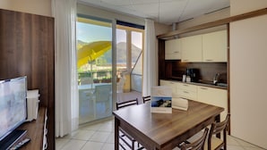 Interior - Seaside Apartment in Residence Zust (Verbania)