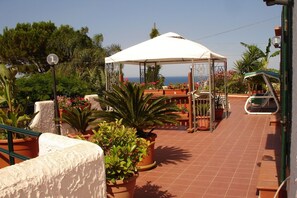 Terrace/patio - VILLA EWA - with sea view (AUGUSTA)