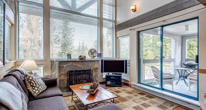 Spacious Whistler/Blackcomb Chalet style Ski-in Ski-out 2 bed rm & loft Apart.