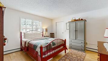 2 bedrooms, WiFi, bed sheets