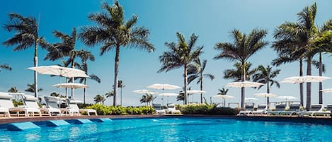 Indoor pool, outdoor pool