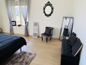 1 chambre, fer et planche à repasser, lit de bébé portatif, Wi-Fi