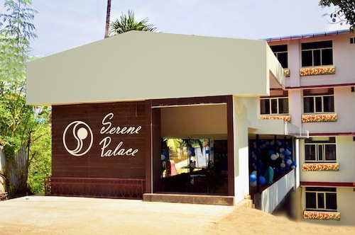 Hotel Serene Palace