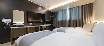 Fine Hotel