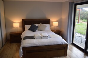 1 bedroom, WiFi, bed sheets - Eagle Bay House - Spring Room (Eagle Bay)