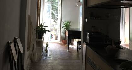 House: Two Bed and Breakfast