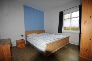 1 chambre, lit parapluie, Wi-Fi, draps fournis