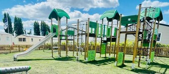Felixstowe beach holiday park caravan/mobile home