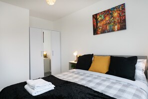 6 habitaciones, tabla de planchar con plancha y wifi gratis 