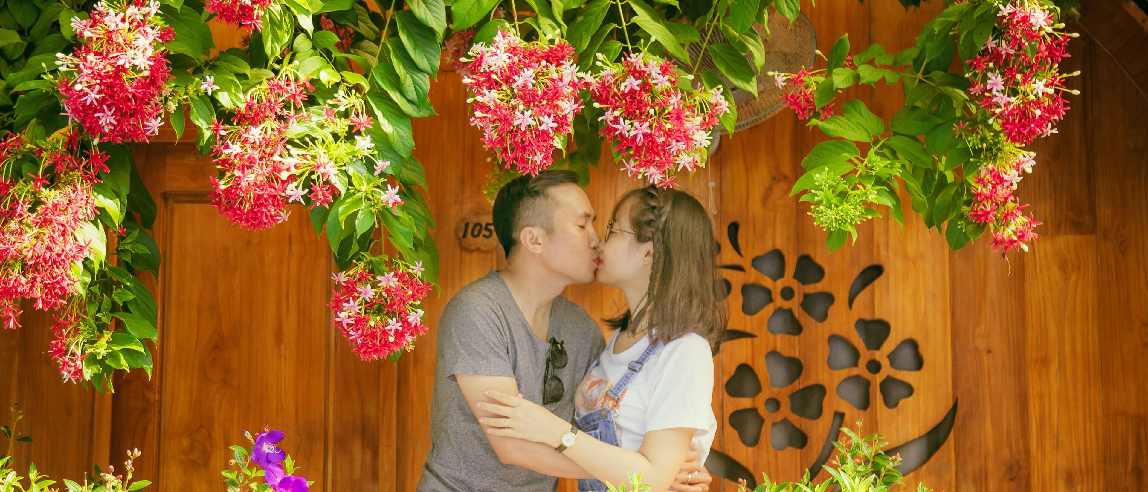 traditional cabin, 1 queen bed, pool view | balcony