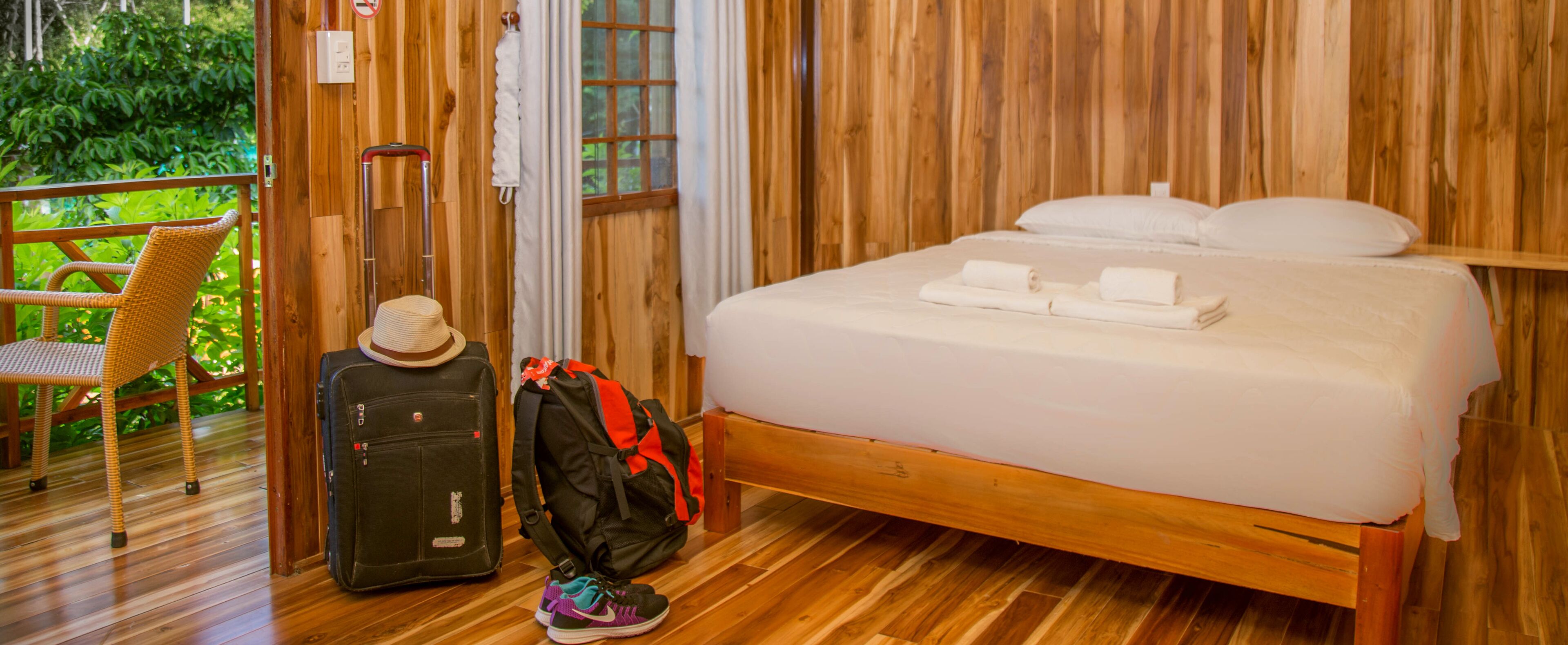 standard cabin, 1 queen bed, pool view | desk, laptop workspace, free wifi, bed sheets