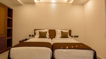 In-room safe, desk, laptop workspace, blackout curtains