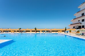 Pool - Seguro El Sol en Playa de la Arena (Santiago del Teide)