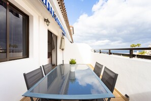 Outdoor dining - Seguro El Sol en Playa de la Arena (Santiago del Teide)