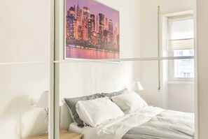 2 bedrooms, in-room safe, iron/ironing board, free WiFi - Nicla's Home - Near Trastevere Station (Roma)