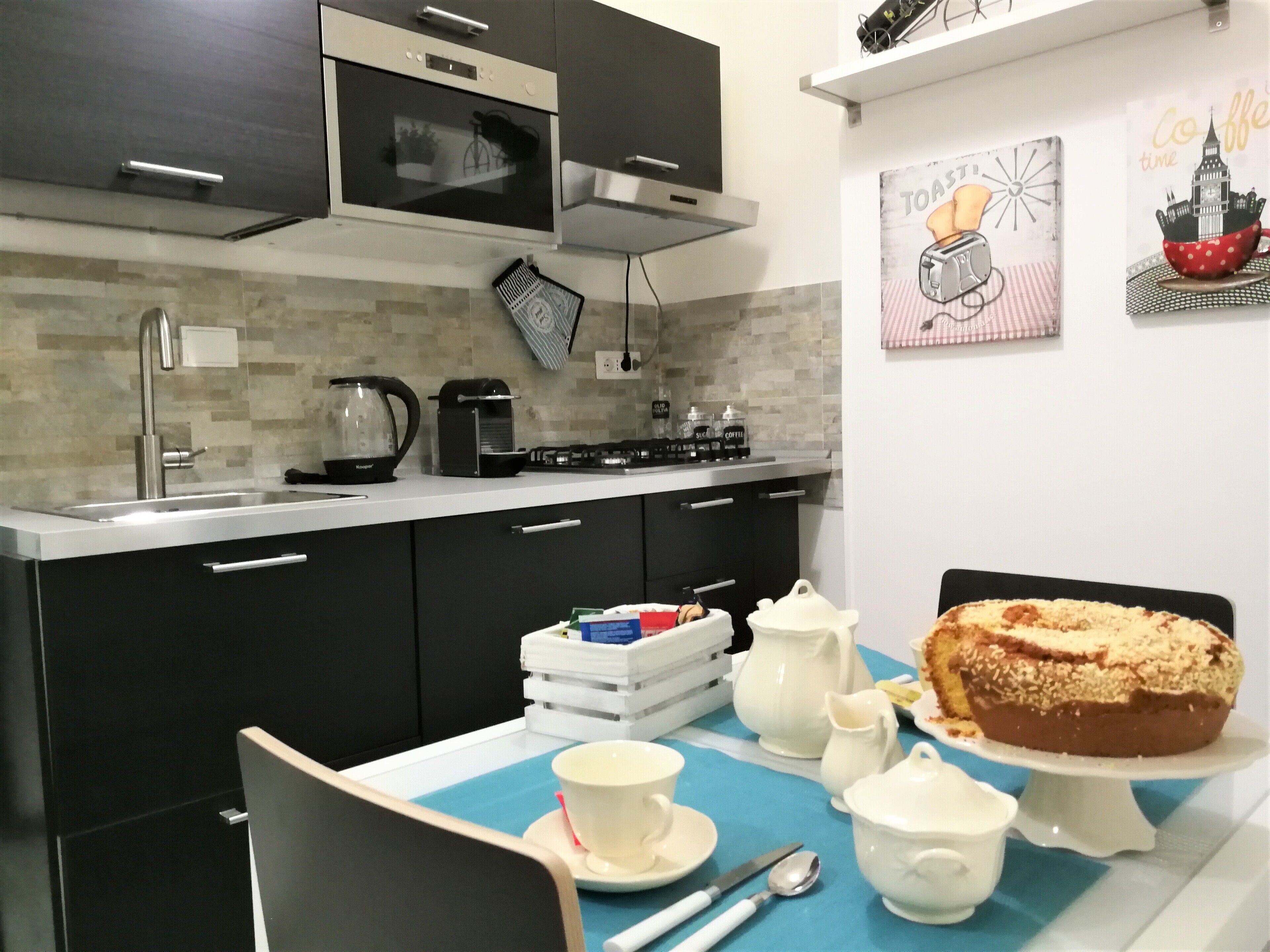 冰箱、微波炉、炉灶、意式浓缩咖啡机