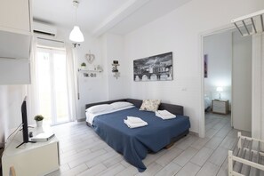 2 bedrooms, in-room safe, iron/ironing board, free WiFi