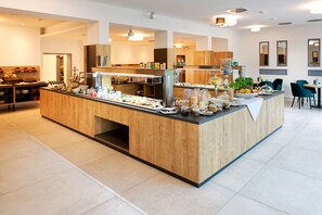 Petit déjeuner buffet compris tous les jours