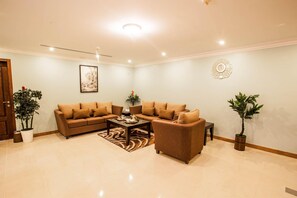Family Quadruple Room | Living area - Shally Residence 3 (Al Khobar)