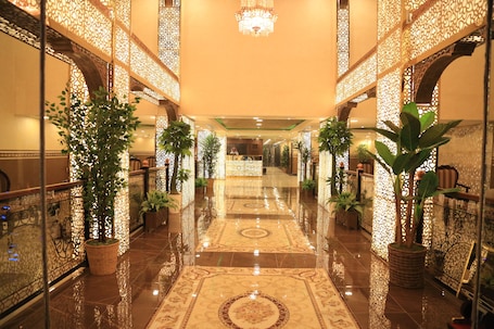 Interior entrance. Shally Residence 3