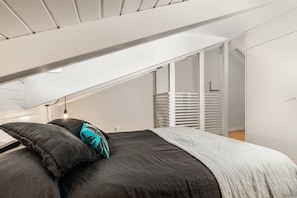1 chambre, fer et planche à repasser, accès Internet, draps fournis