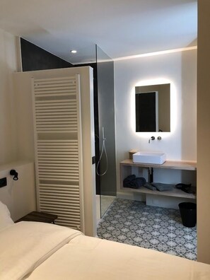 Departamento familiar, 3 habitaciones | Decoración personalizada, muebles diferentes y cortinas blackout 