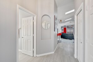 Interior - Welcome to The new Star, 5 bedrooms , 4 bathrooms southfacing pool and spa (Kissimmee)