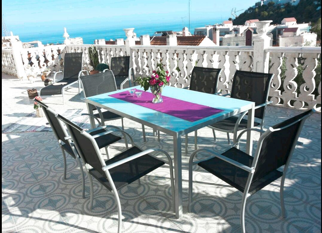 تناول الطعام بالخارج