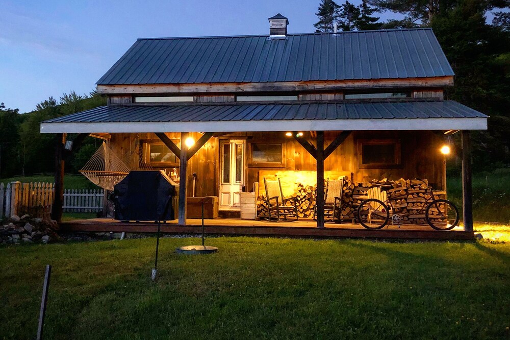 A Rustic Barn & Camper - Cassic VT Beauty with a Ralph Lauren touch!