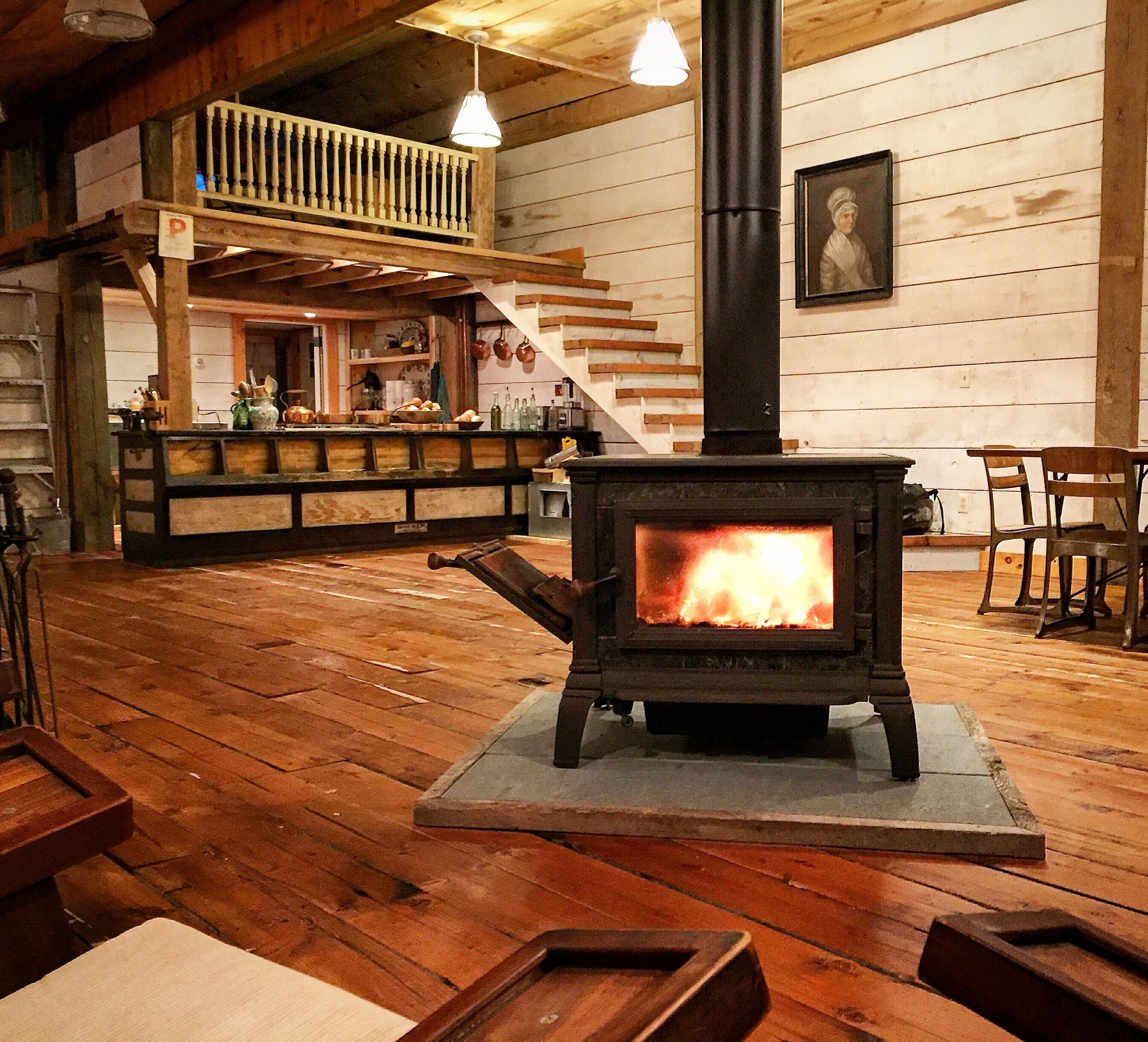 A Beautiful Art Studio & Loft!