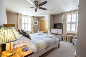 2 chambres, fer et planche à repasser, accès Internet, draps fournis