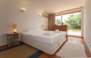 2 bedrooms, free WiFi, bed sheets, wheelchair access