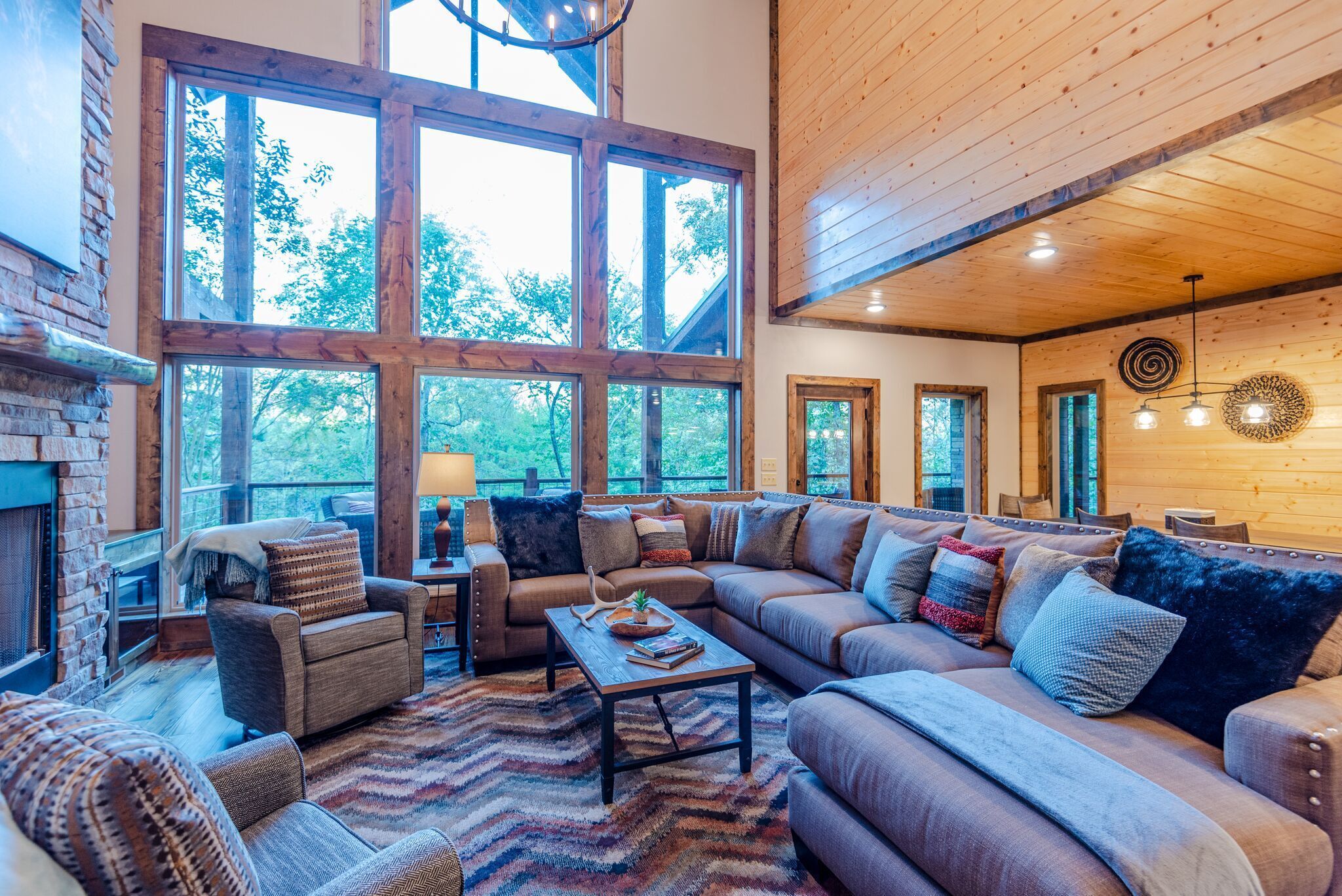 Blackberry Jam! 3 Bdrm; 3.5 Bath; Luxury; Hot Tub; Pond; Firepit