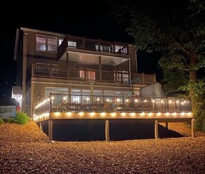 Exterior - *Wow, Luxury 5BR, 4BA Edgewater Escape w/ Hot Tub! (Gravois Mills)
