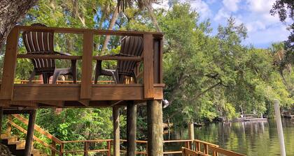 River House - Overlooking the Scenic Withlacoochee River - Sleeps 4.