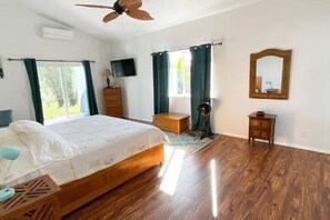2 bedrooms, iron/ironing board, travel cot, free WiFi