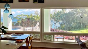 Dining - Oceanfront paradise with AC and wifi close to Hilo (Papaikou)