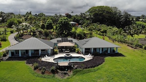 Exterior - Oceanfront paradise with AC and wifi close to Hilo (Papaikou)