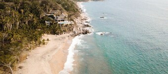 Suite med tekjøkken bare en spasertur fra stranden! Gratis Happy Hour + takterrasse