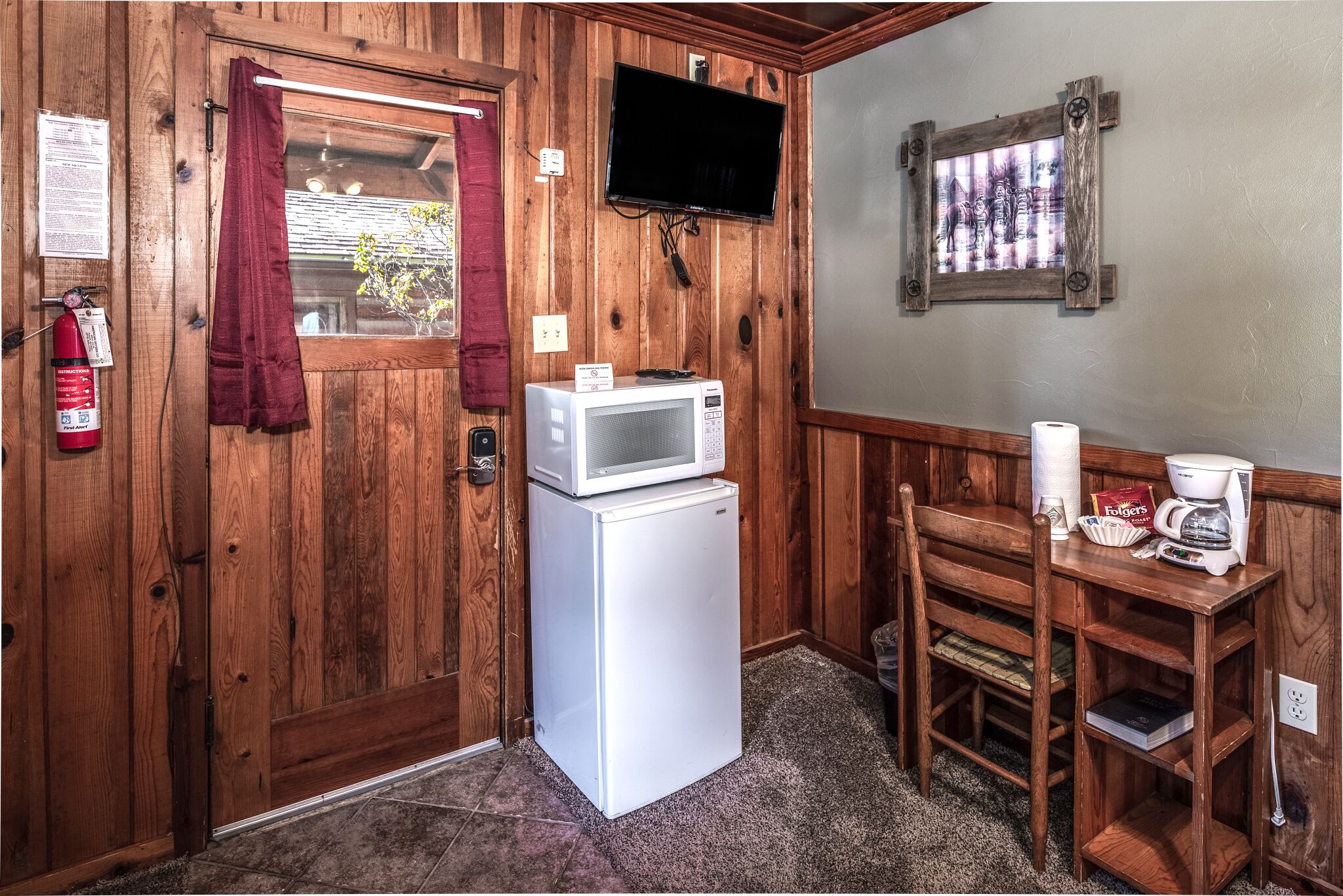 Apache Village 5, Queen Bed, Midtown, Sleeps 2