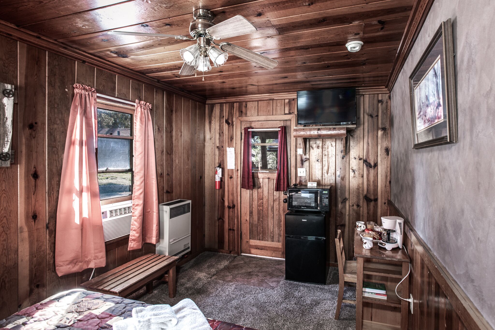 Apache Village 7, Queen Bed, Midtown, Sleeps 2