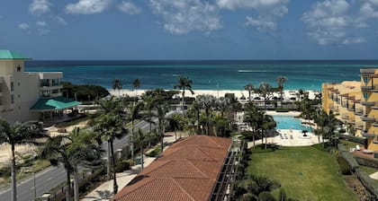 Penthouse Condo mit privater Dachterrasse in Ozeanien am Eagle Beach