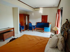 5 bedrooms, WiFi - 5 Bedroom Villa with poll (Mengwi)