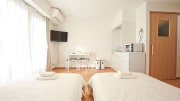 Standard Twin Room | Desk, soundproofing, free WiFi