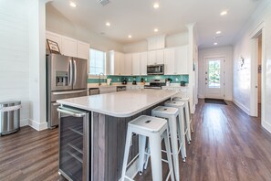 Fridge, microwave, oven, stovetop - ☀️Fins Up | 6BR Luxury Home w/ Private Pool, Game Loft + Walk to Beach🐬 (Destin)